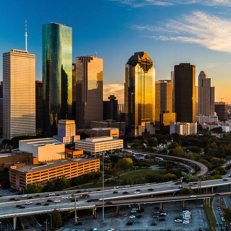 skyline of Houston at sunset 日落时休斯顿的天际线
