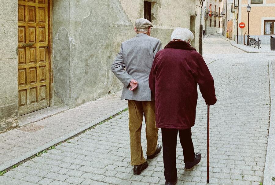 老年医学，老年医学和老年患者：管理科学观点
